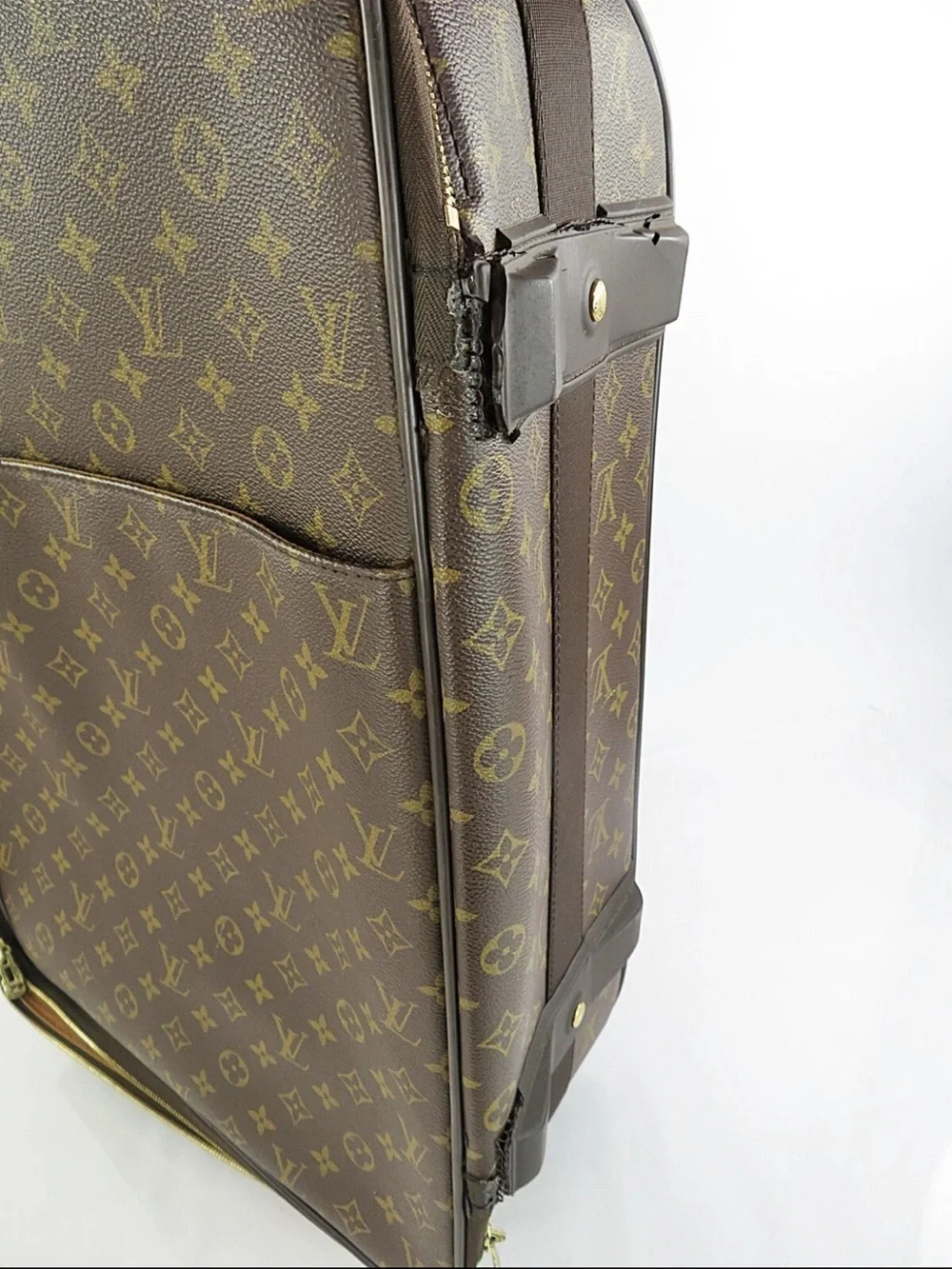 Louis Vuitton classic louis